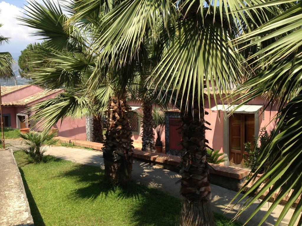 Villa Del Nespolo Fiumefreddo di Sicilia Eksteriør billede
