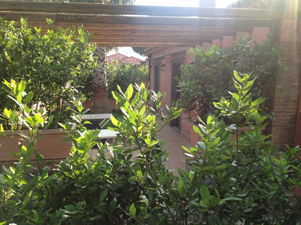 Villa Del Nespolo Fiumefreddo di Sicilia Eksteriør billede